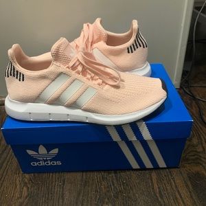 New in box Adidas Swift Run W. Size 9 women’s.